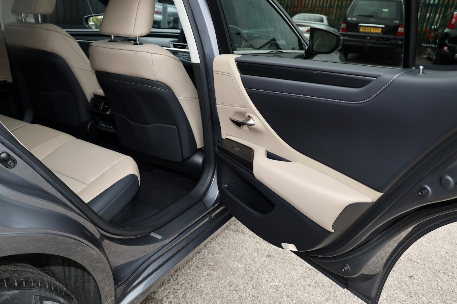 Used Lexus ES 2020 for sale - 76271623: Photo 14