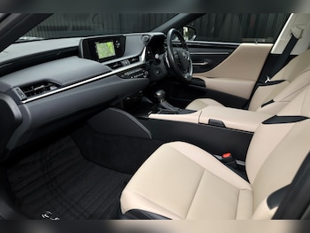 Used Lexus ES 2020 for sale - 76271623: Photo