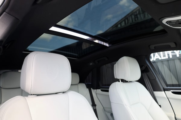 Used Porsche Macan 2023 for sale - 75535863: Photo 11