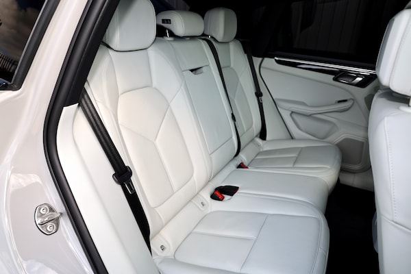 Used Porsche Macan 2023 for sale - 75535863: Photo 24