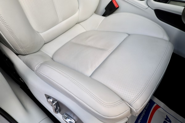 Used Porsche Macan 2023 for sale - 75535863: Photo 32