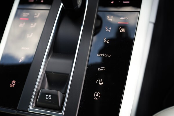 Used Porsche Macan 2023 for sale - 75535863: Photo 37