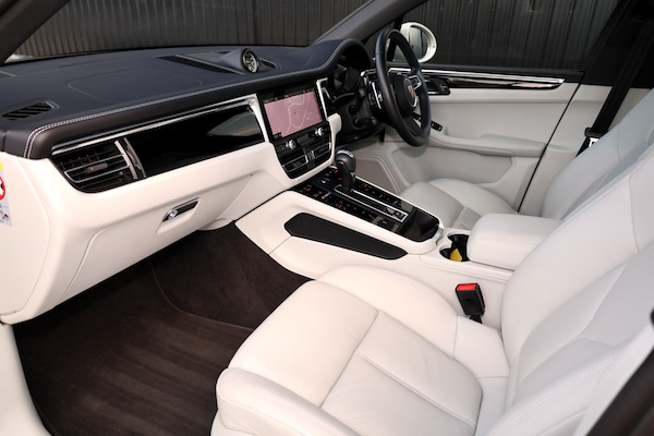 Used Porsche Macan 2023 for sale - 75535863: Photo 3
