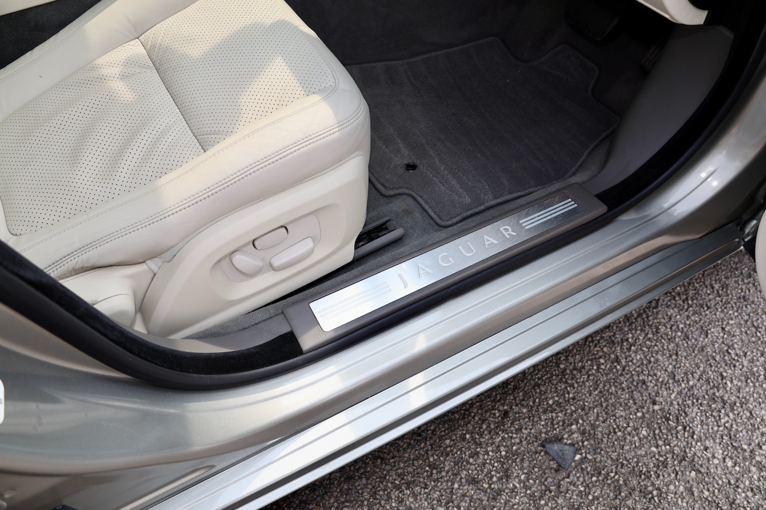 Used Jaguar XF 2009 for sale - 76493826: Photo 27