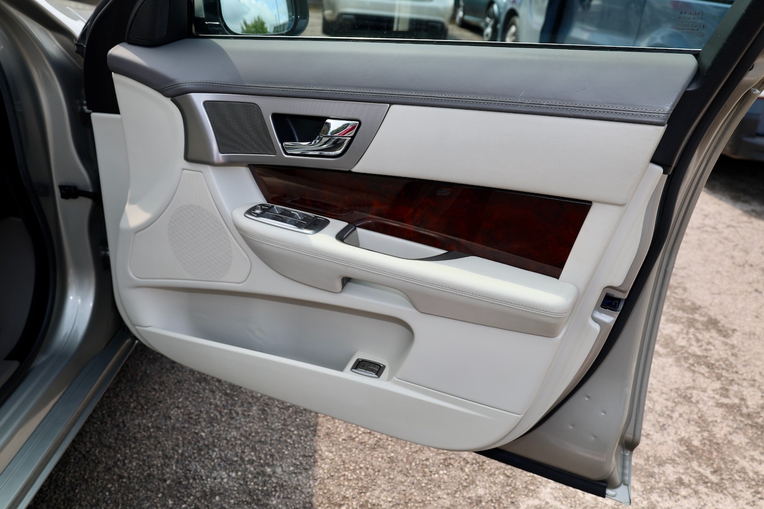 Used Jaguar XF 2009 for sale - 76493826: Photo 32