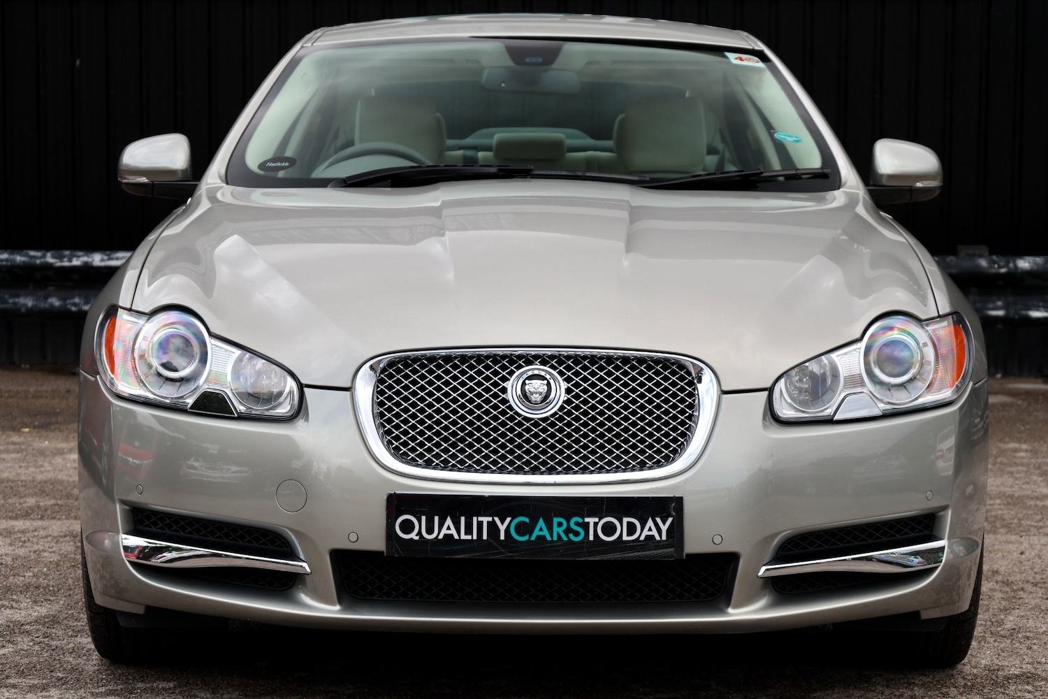 Used Jaguar XF 2009 for sale - 76493826: Photo 4