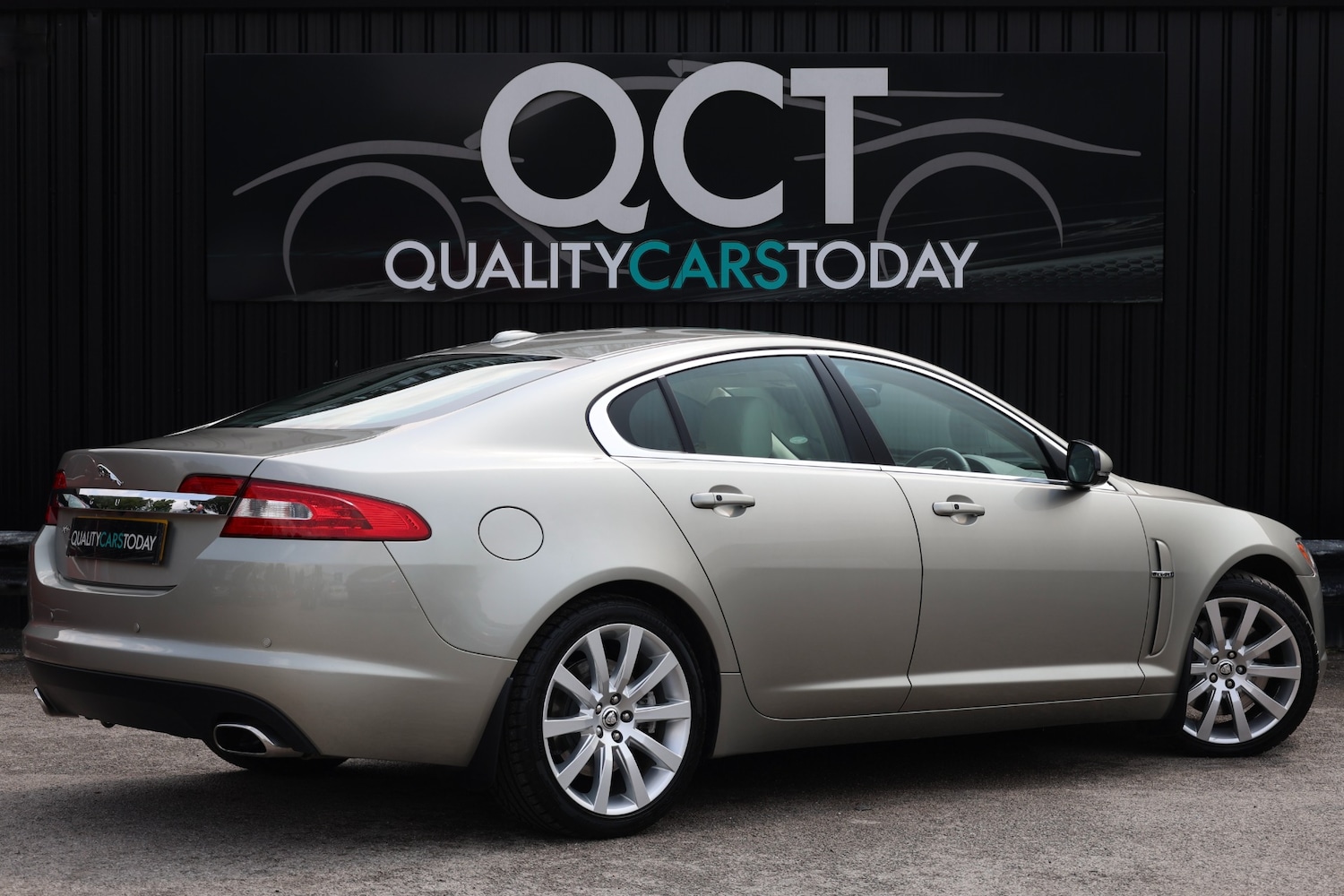 Used Jaguar XF 2009 for sale - 76493826: Photo 8