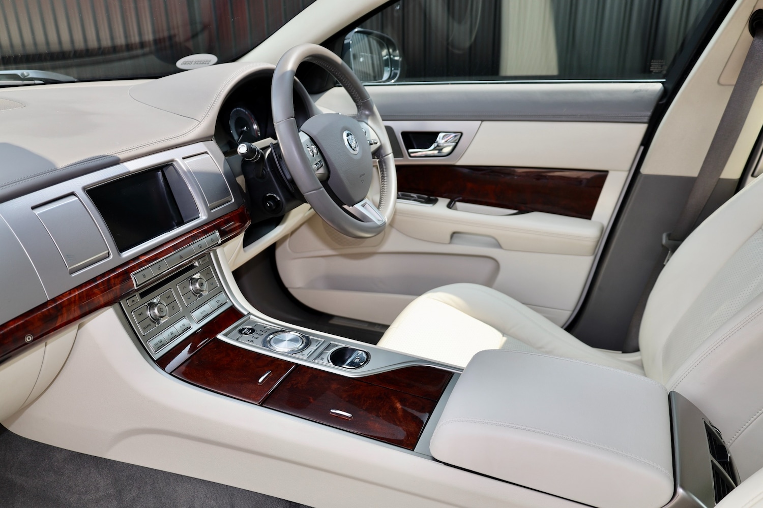 Used Jaguar XF 2009 for sale - 76493826: Photo 9