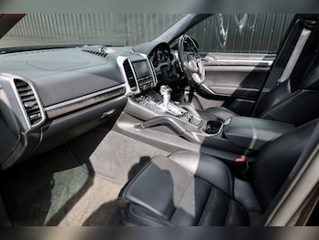 Used Porsche Cayenne 2012 for sale - 79360329: Photo