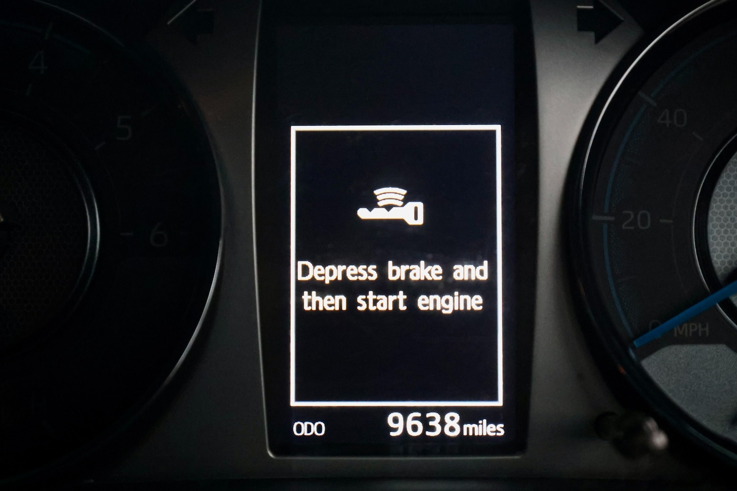 Used Toyota Hilux 2024 for sale - 76774411: Photo 29