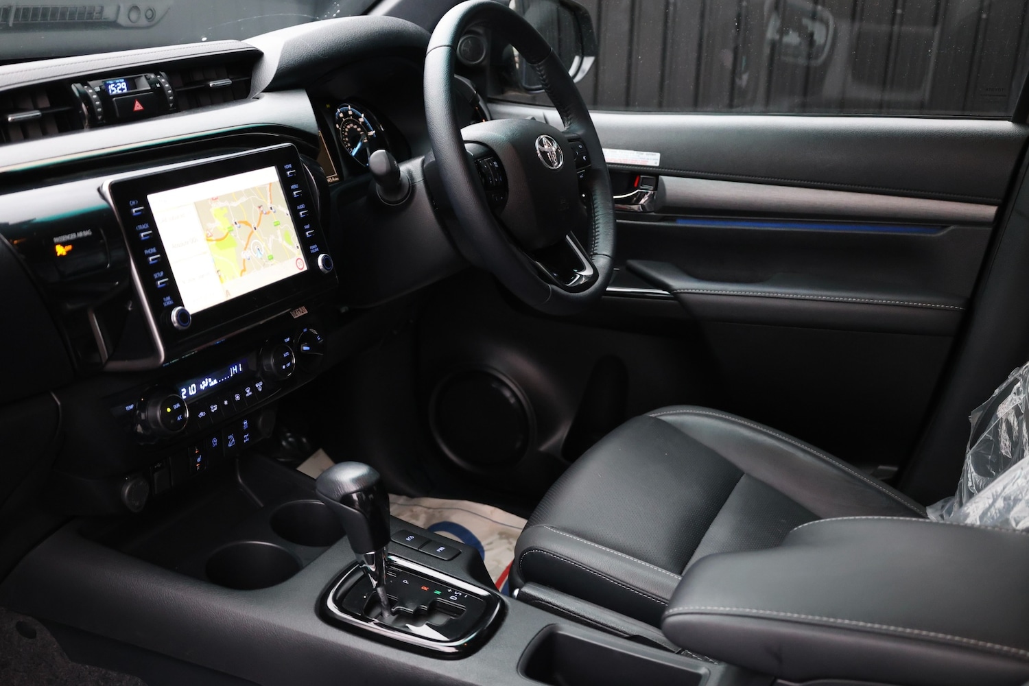 Used Toyota Hilux 2024 for sale - 76774411: Photo 31