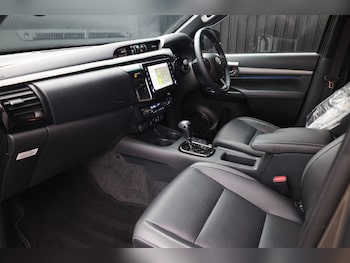 Used Toyota Hilux 2024 for sale - 76774411: Photo