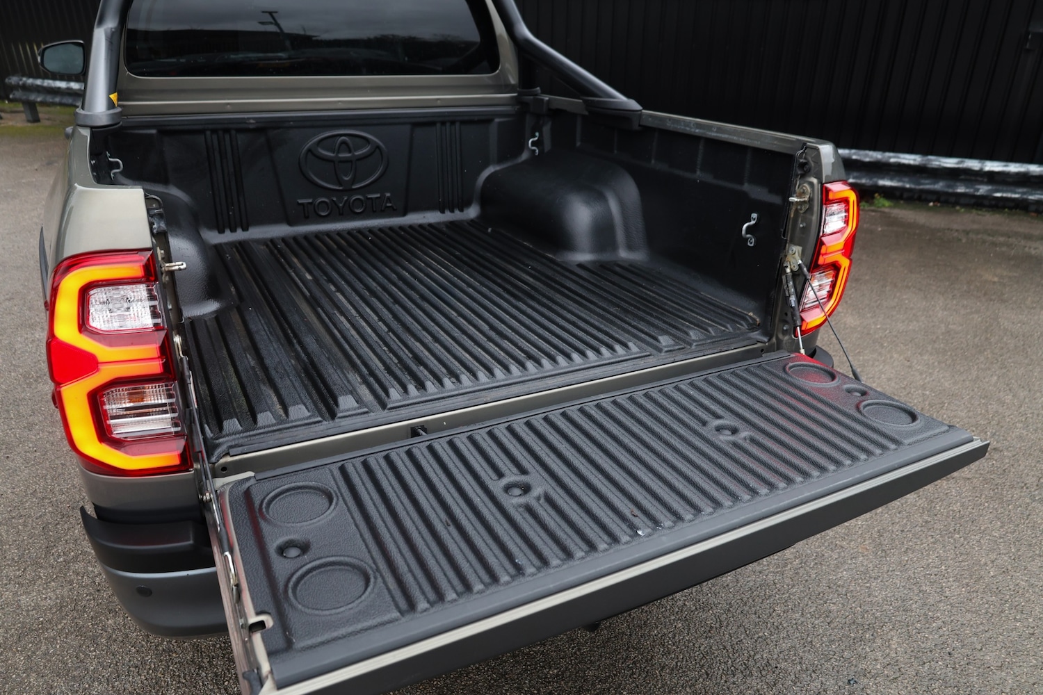 Used Toyota Hilux 2024 for sale - 76774411: Photo 47