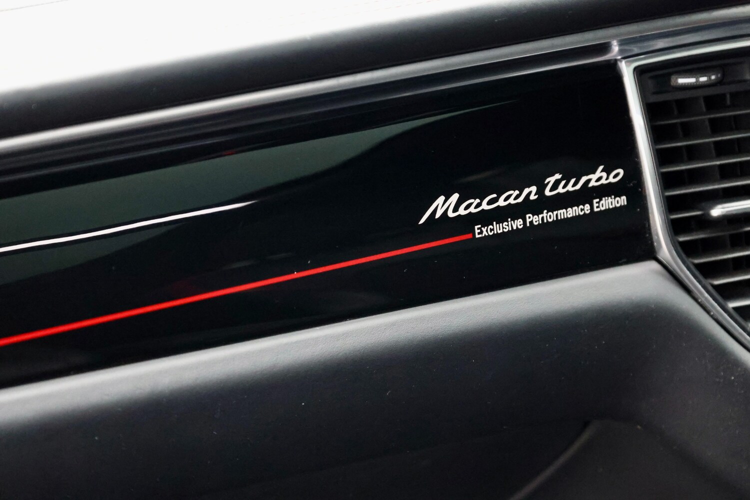 Used Porsche Macan 2018 for sale - 77477018: Photo 16