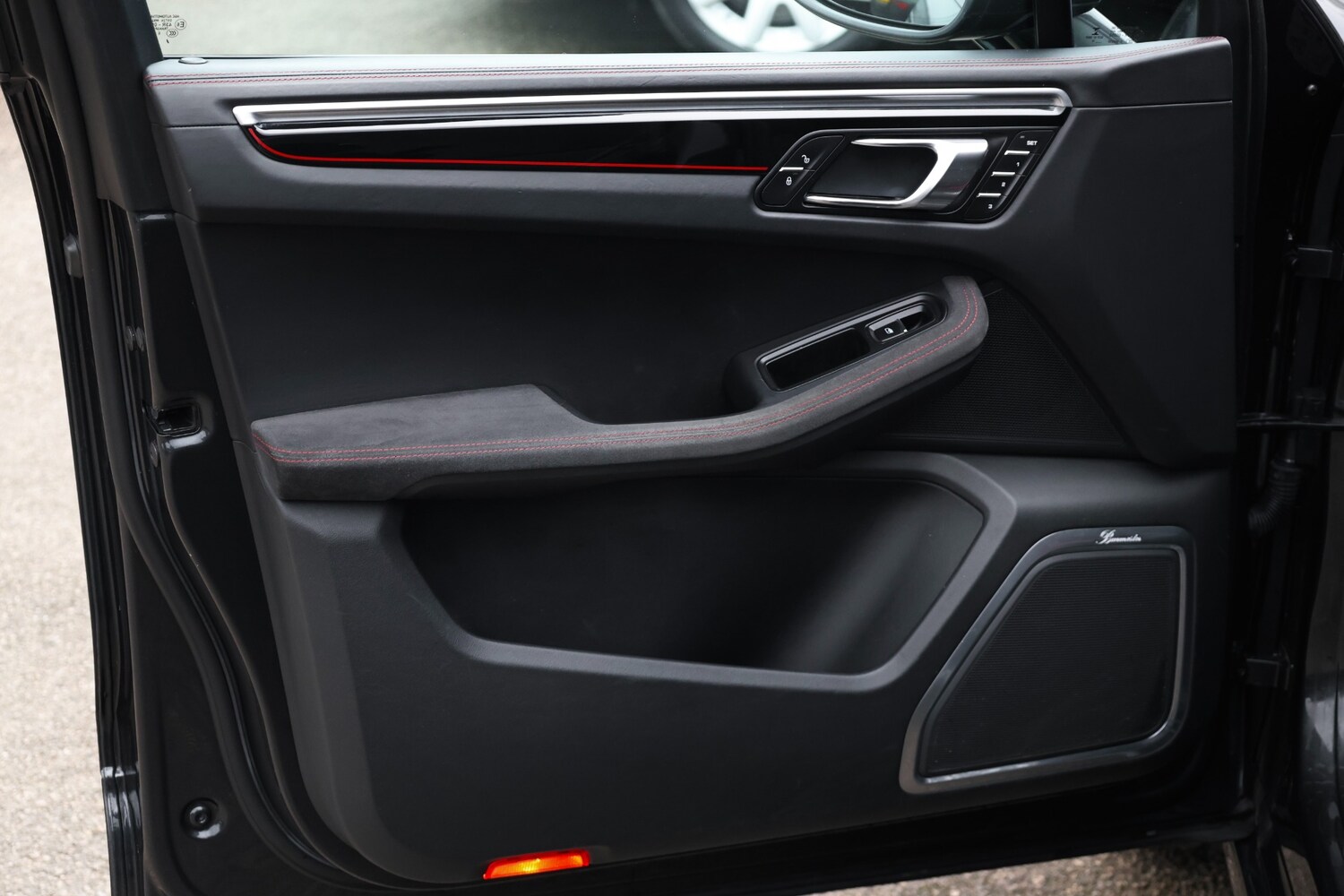 Used Porsche Macan 2018 for sale - 77477018: Photo 29