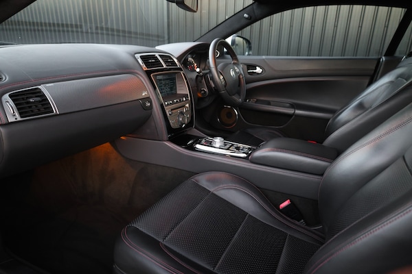 Used Jaguar XKR 2010 for sale - 72680343: Photo 3