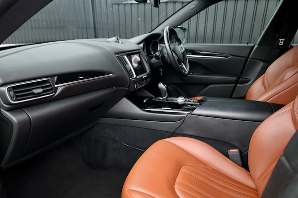 Used Maserati Levante 2016 for sale - 74962178: Photo 3