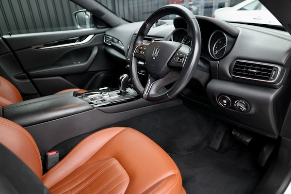 Used Maserati Levante 2016 for sale - 74962178: Photo 6