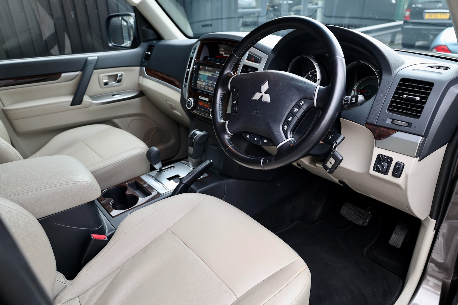 Used Mitsubishi Shogun 2015 for sale - 77721152: Photo 7