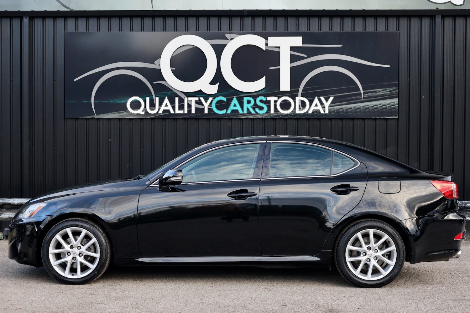 Used Lexus IS 2011 for sale - 76351842: Photo 2