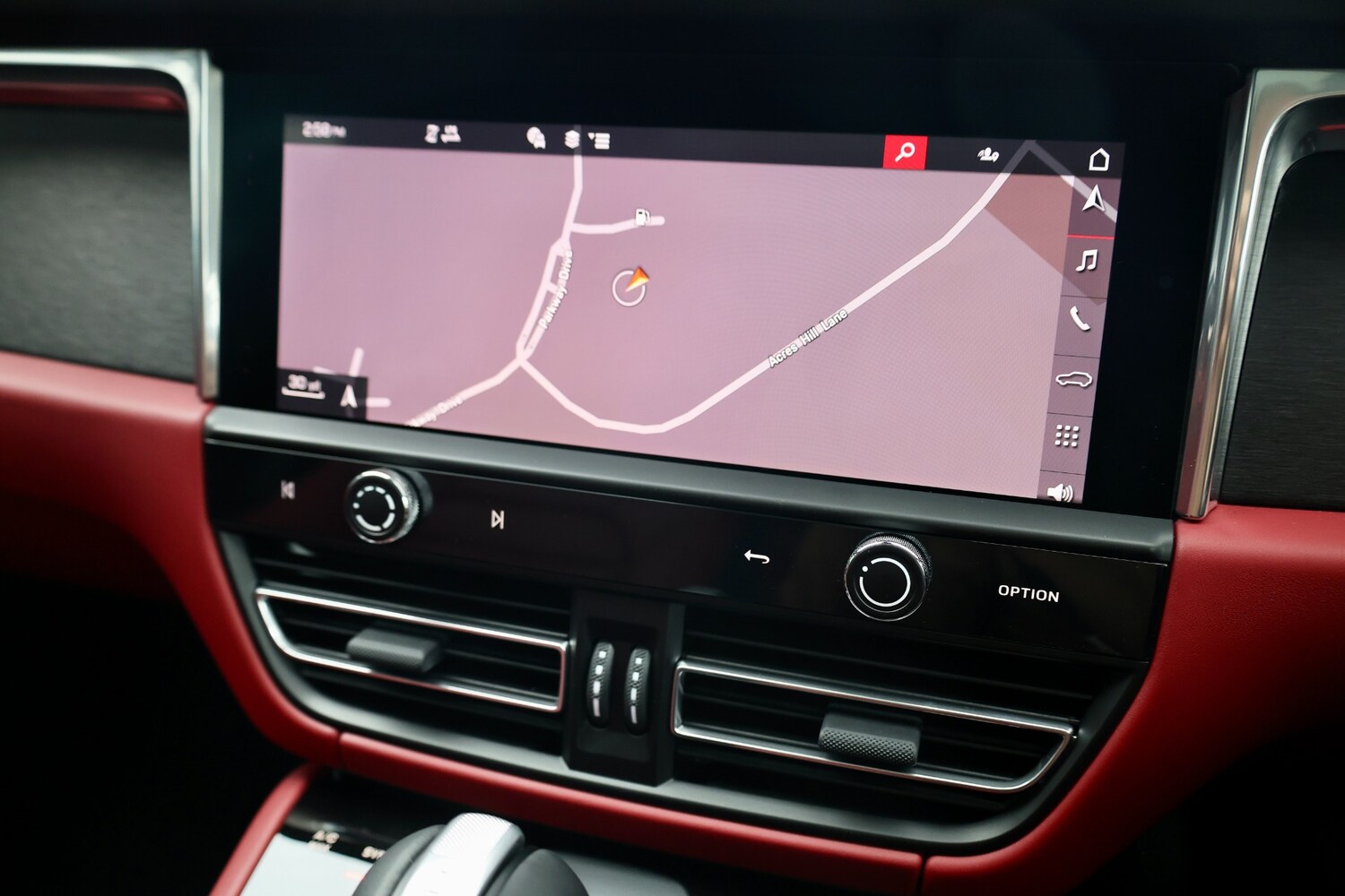 Used Porsche Macan 2025 for sale - 76256949: Photo 18