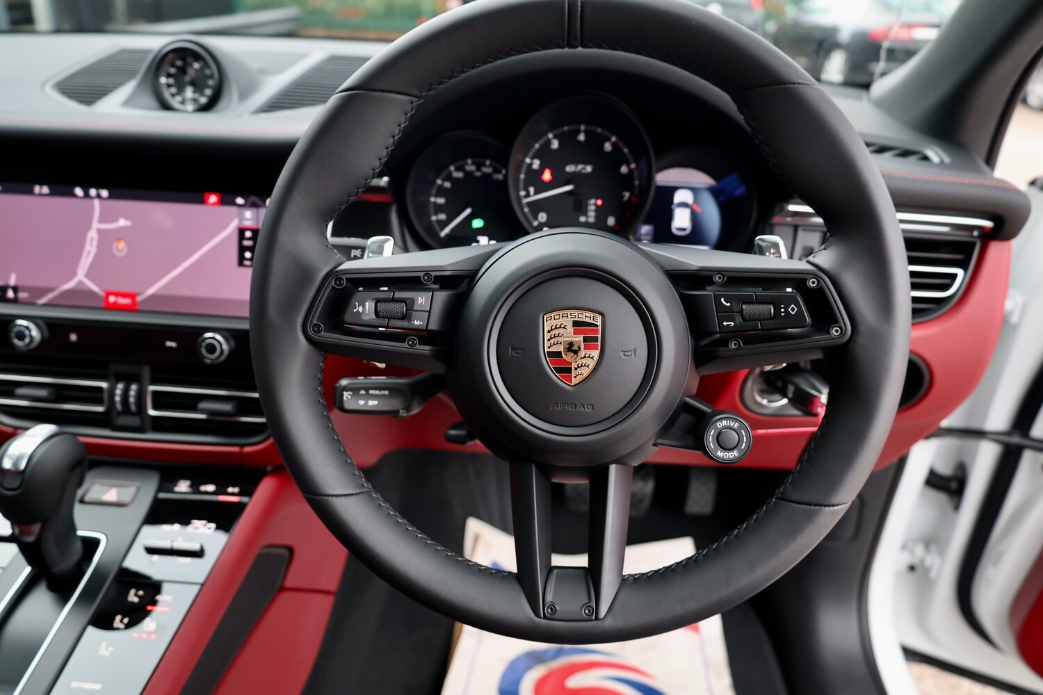 Used Porsche Macan 2025 for sale - 76256949: Photo 27