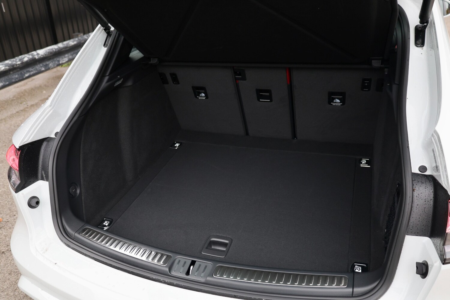 Used Porsche Macan 2025 for sale - 76256949: Photo 34