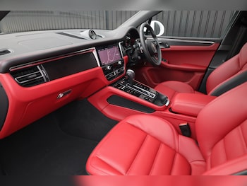 Used Porsche Macan 2025 for sale - 76256949: Photo