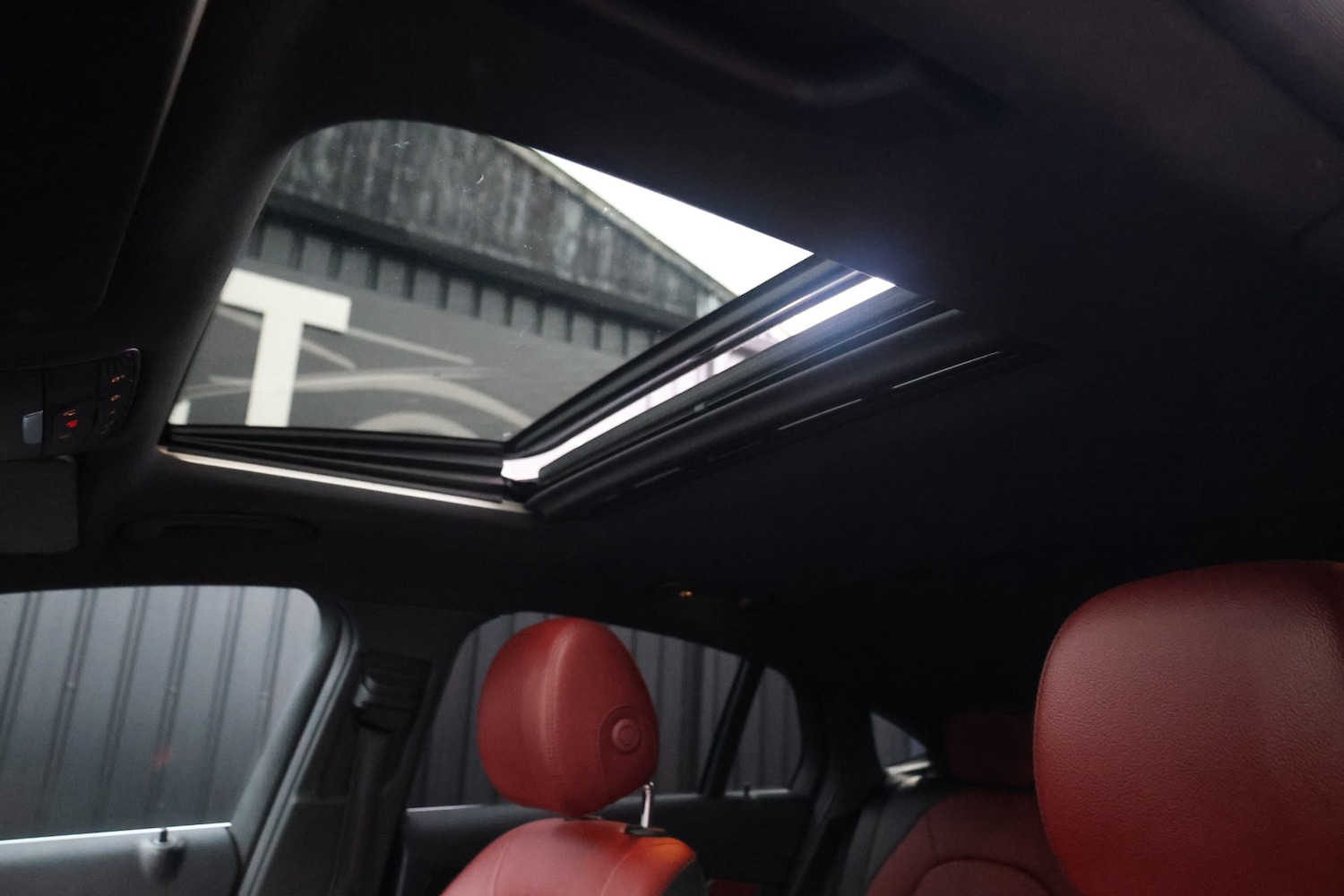 Used Mercedes-Benz GLC 2017 for sale - 77409051: Photo 35