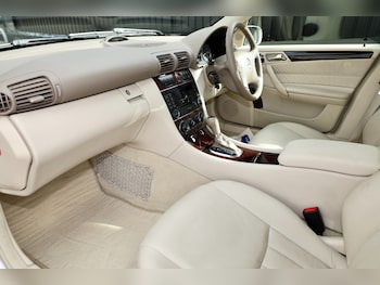 Used Mercedes-Benz C Class 2006 for sale - 77107393: Photo