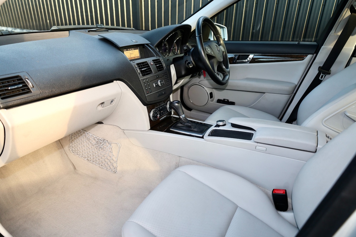 Used Mercedes-Benz C Class 2010 for sale - 76366347: Photo 3