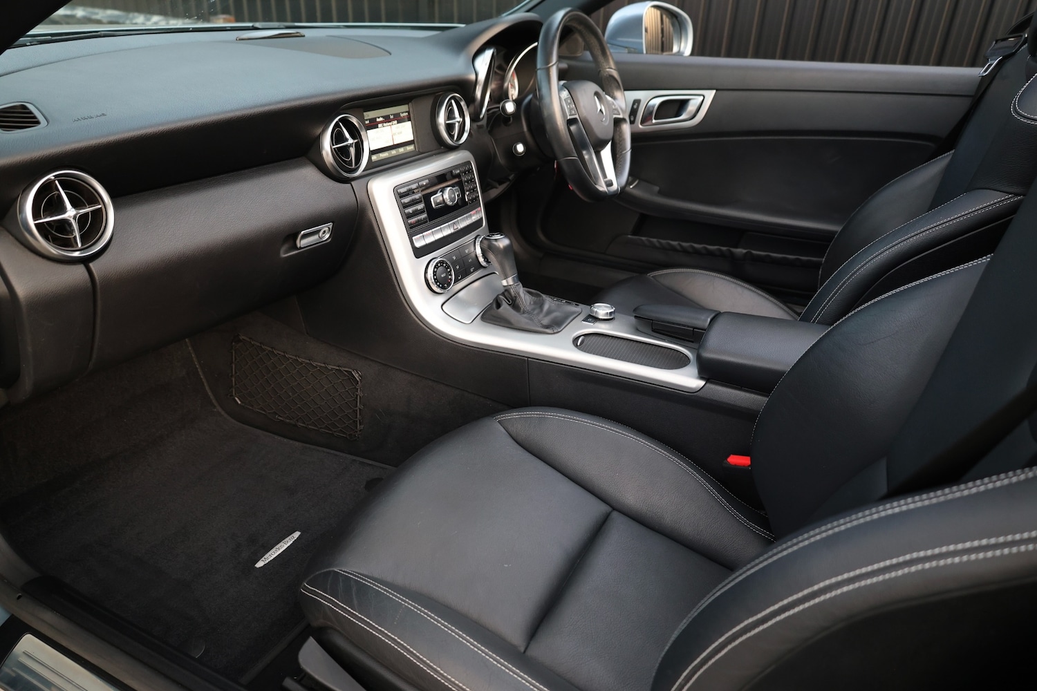 Used Mercedes-Benz SLK 2012 for sale - 76718403: Photo 3