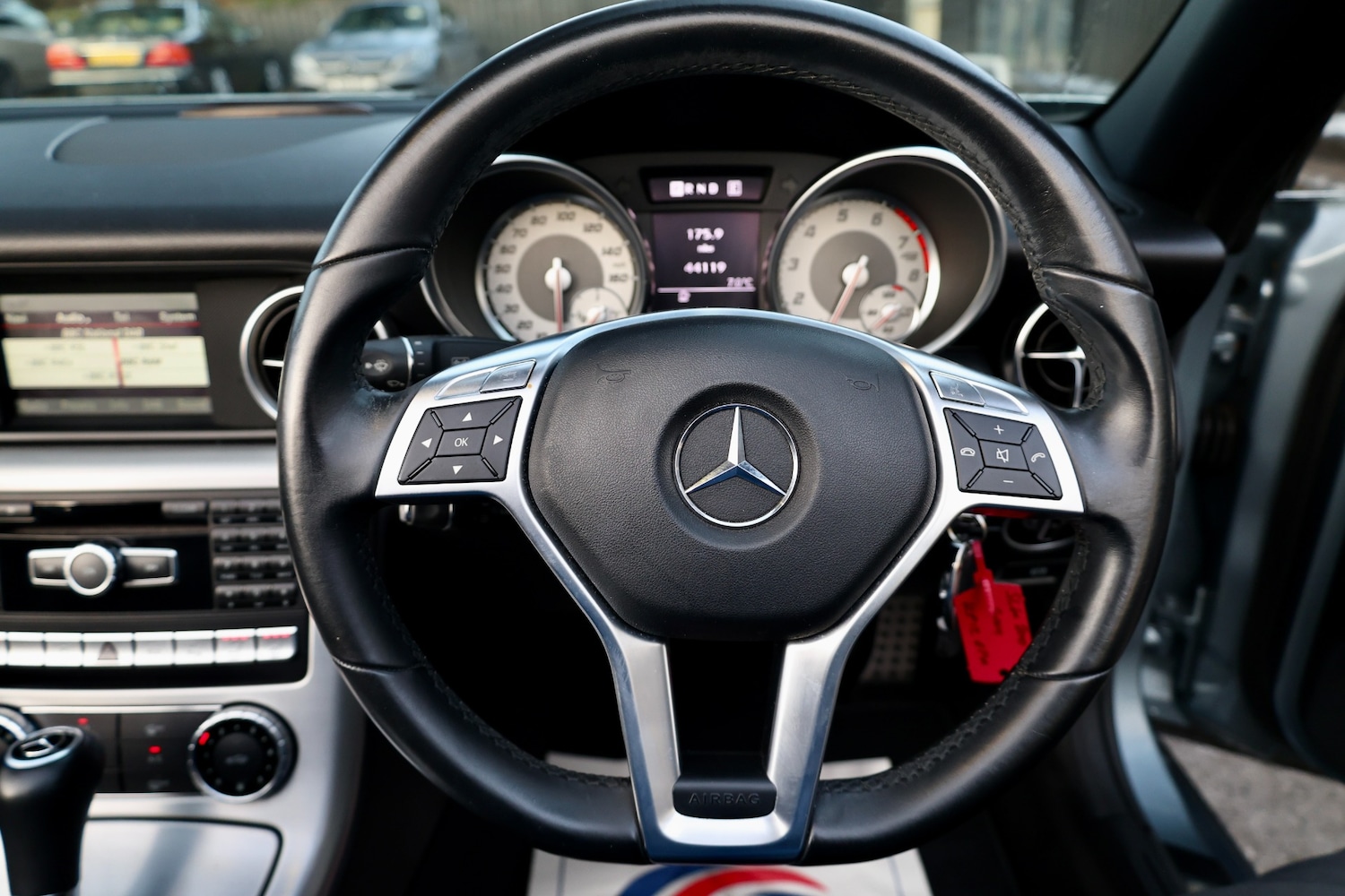 Used Mercedes-Benz SLK 2012 for sale - 76718403: Photo 30