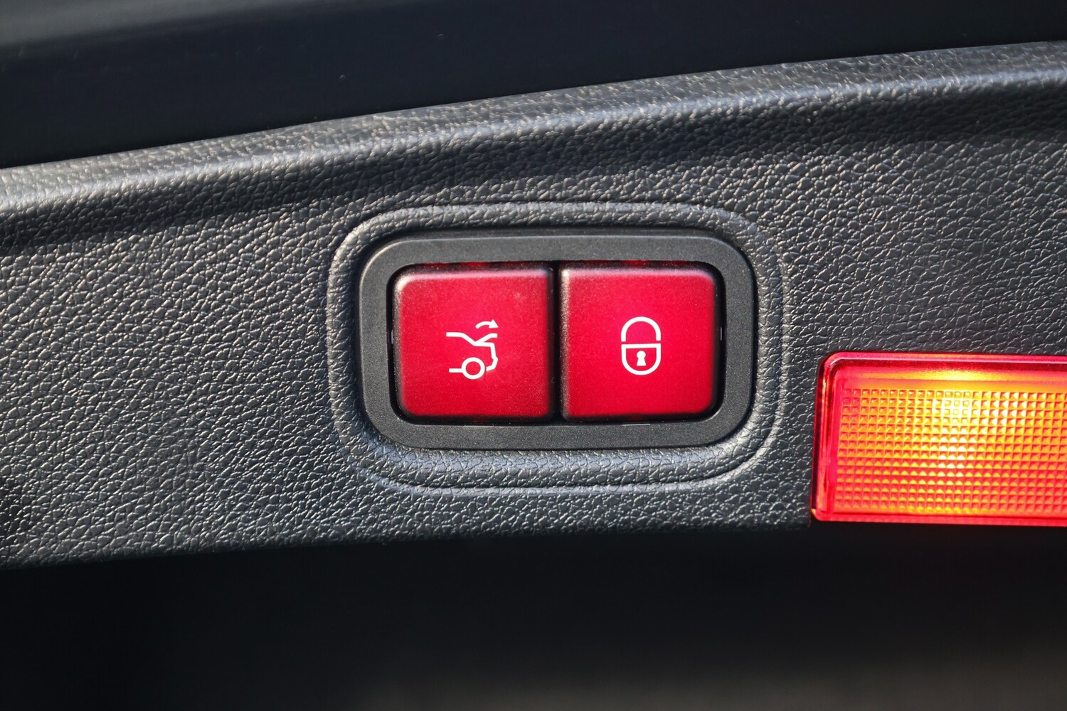 Used Mercedes-Benz C Class 2018 for sale - 77851519: Photo 35