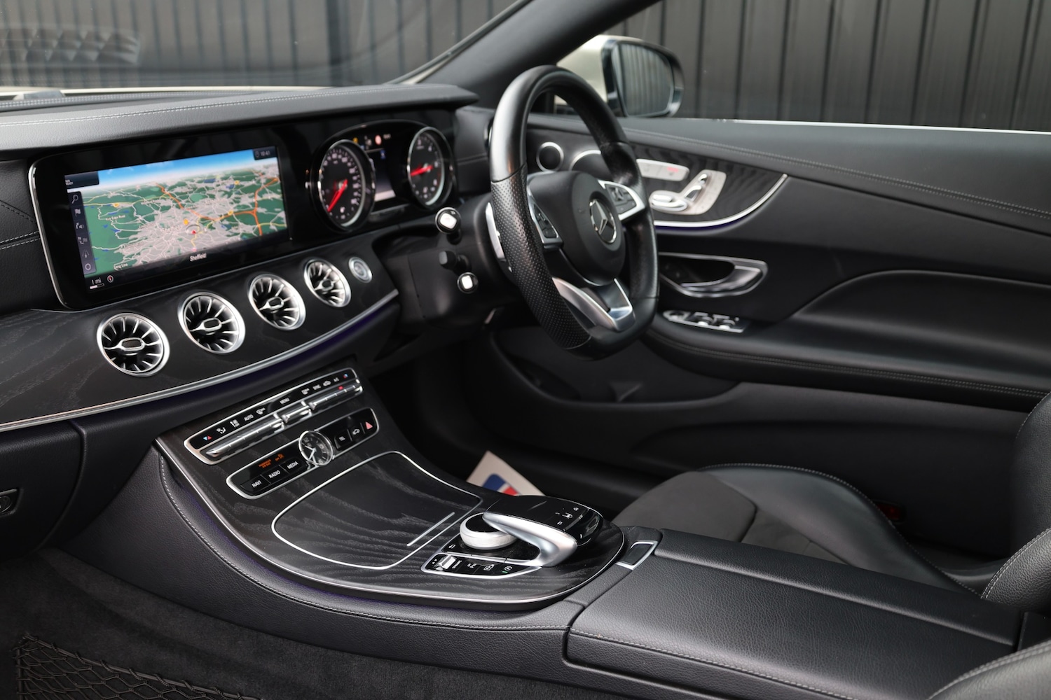 Used Mercedes-Benz E Class 2018 for sale - 76402511: Photo 9