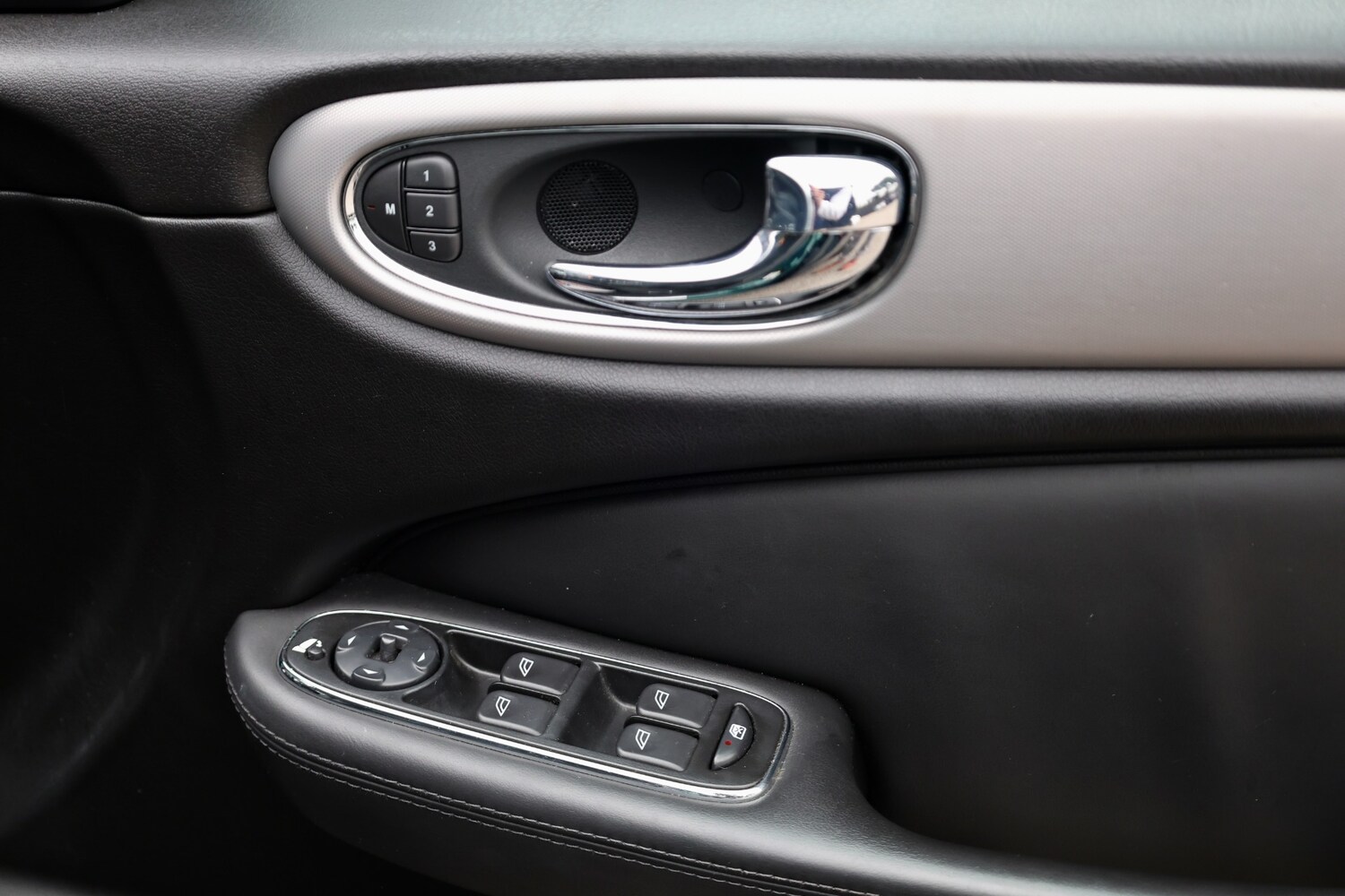 Used Jaguar XJ 2007 for sale - 76534527: Photo 13