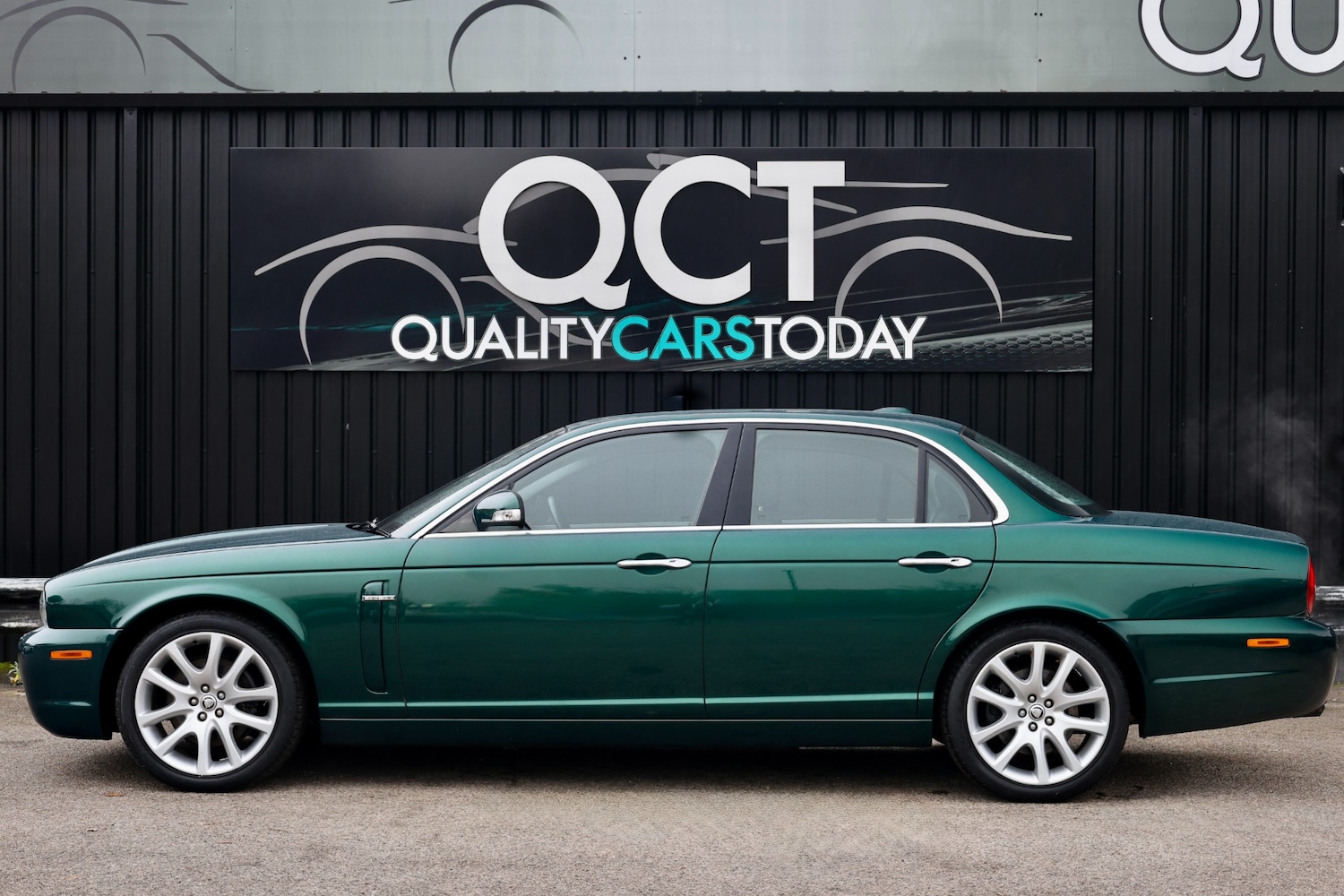 Used Jaguar XJ 2007 for sale - 76534527: Photo 2