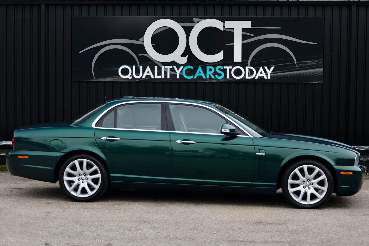 Used Jaguar XJ 2007 for sale - 76534527: Photo 9