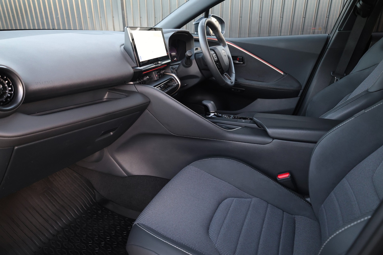 Used Toyota C-HR 2025 for sale - 77094250: Photo 2