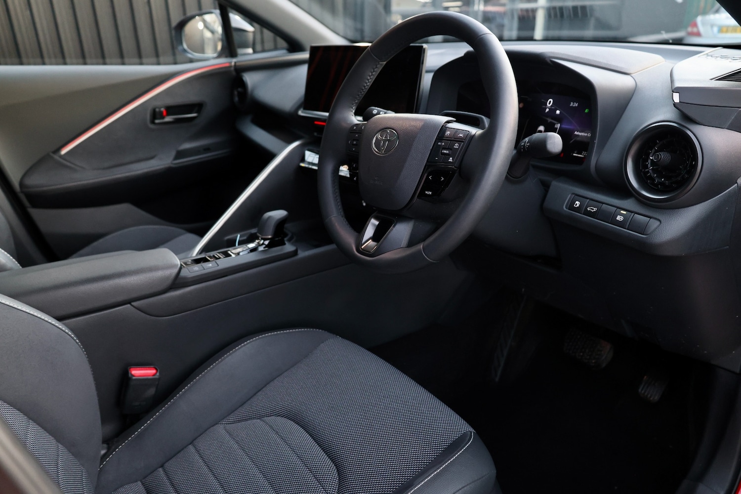 Used Toyota C-HR 2025 for sale - 77094250: Photo 5