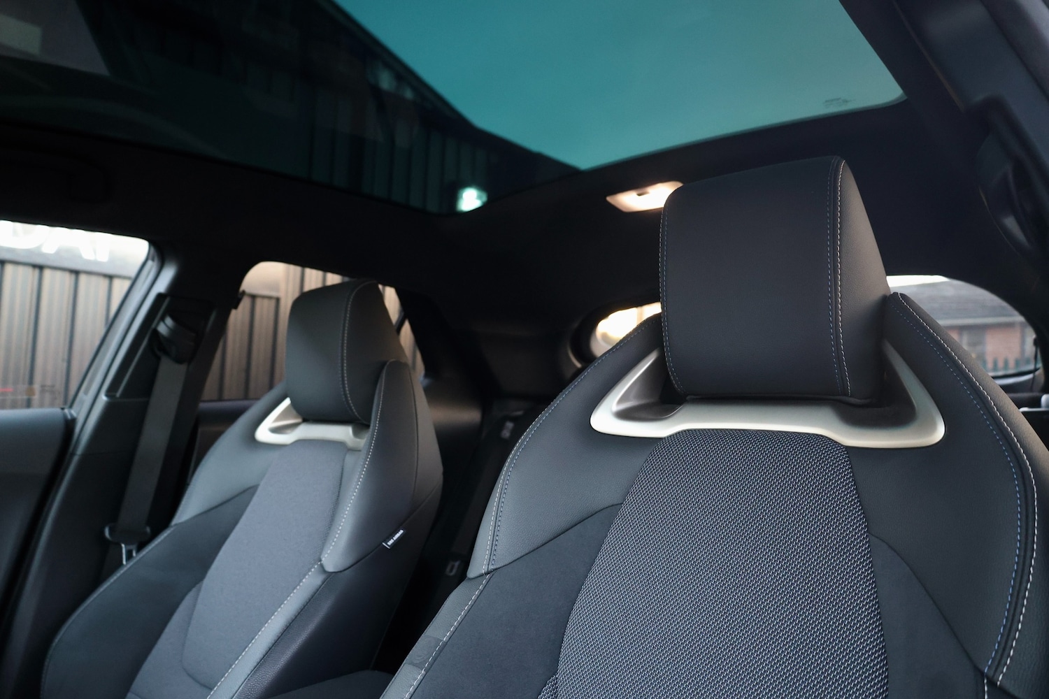 Used Toyota C-HR 2025 for sale - 77094250: Photo 8