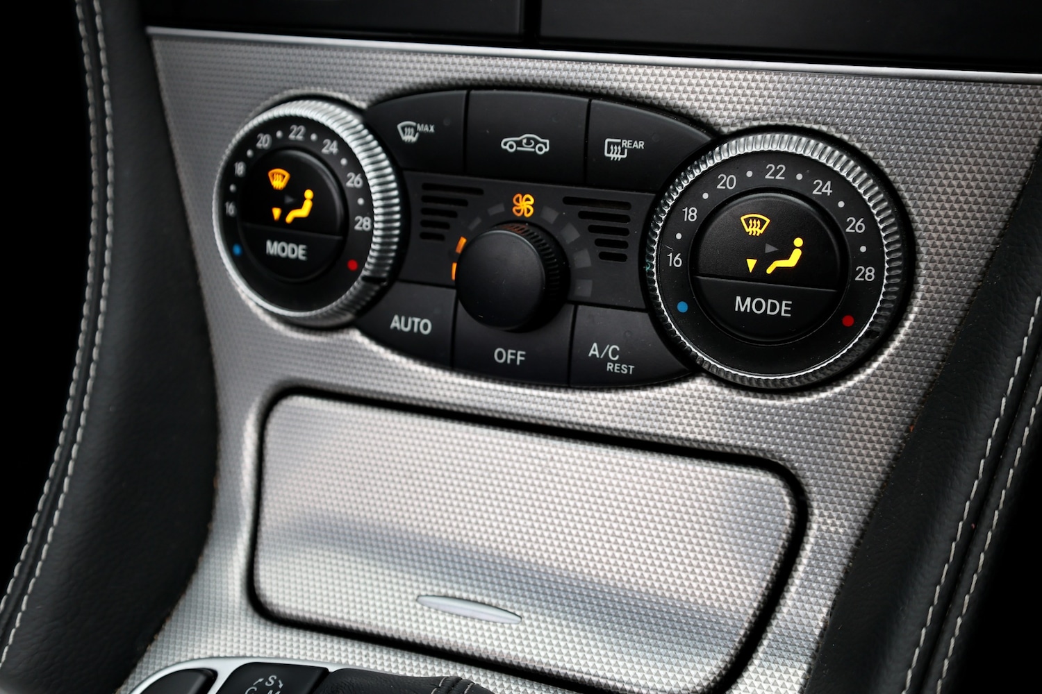 Used Mercedes-Benz SL 2010 for sale - 77800184: Photo 27