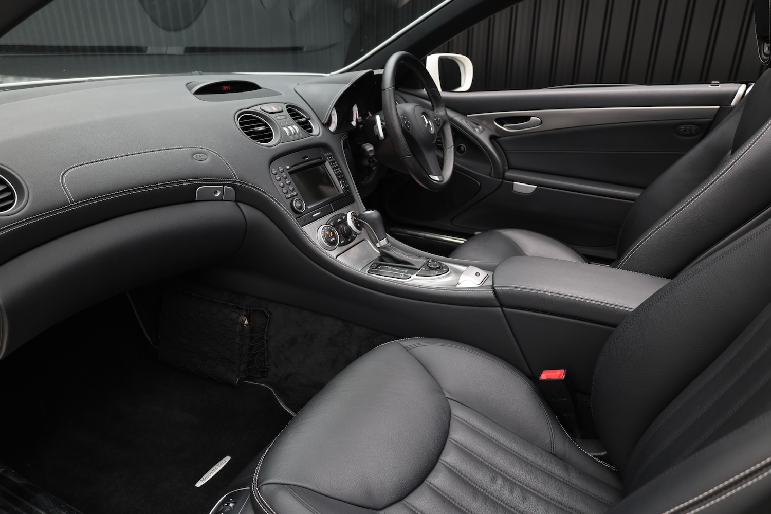 Used Mercedes-Benz SL 2010 for sale - 77800184: Photo 3