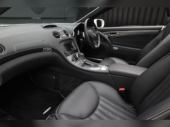 Used Mercedes-Benz SL 2010 for sale - 77800184: Photo