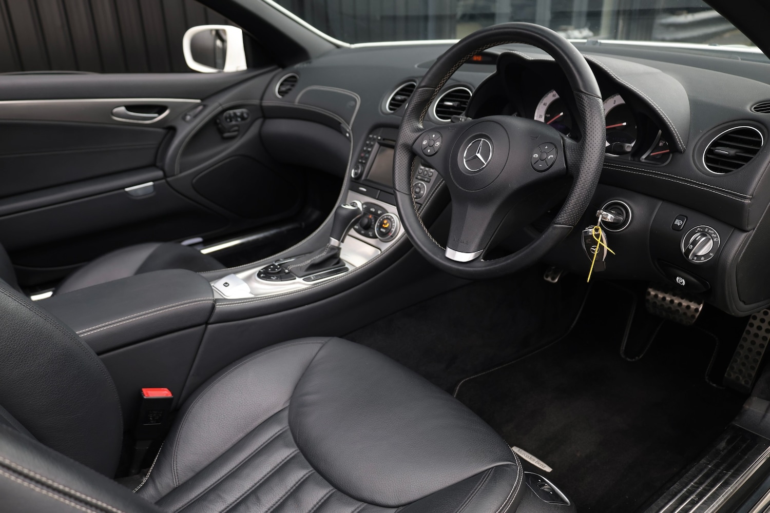 Used Mercedes-Benz SL 2010 for sale - 77800184: Photo 8