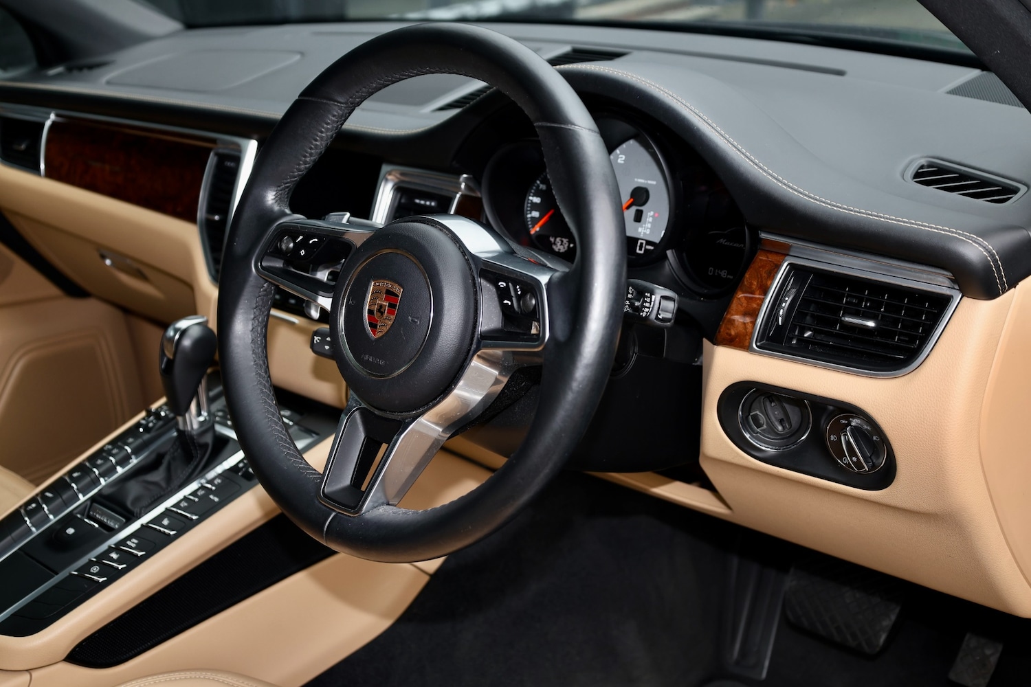 Used Porsche Macan 2016 for sale - 76447567: Photo 11