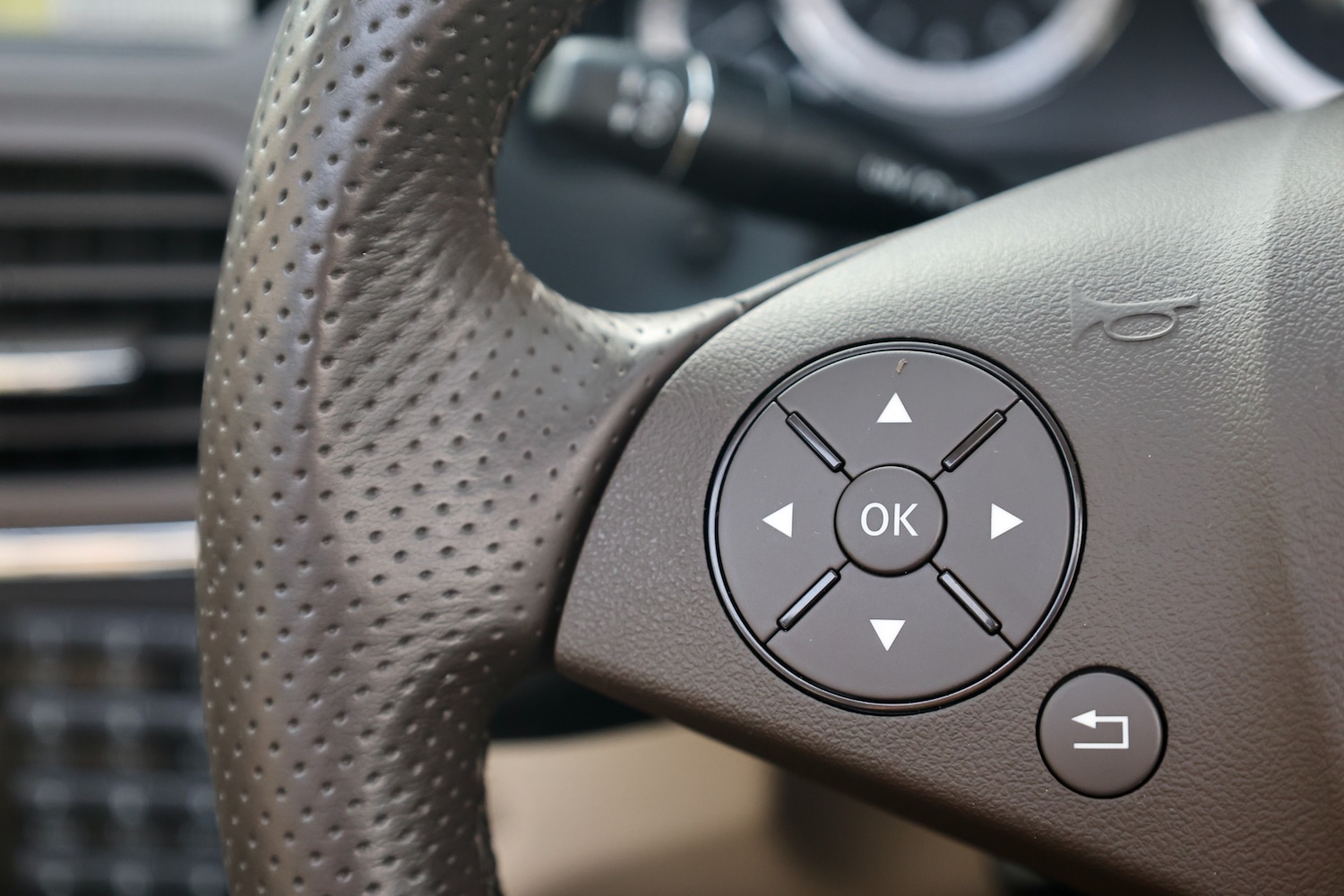 Used Mercedes-Benz E Class 2010 for sale - 77803015: Photo 25