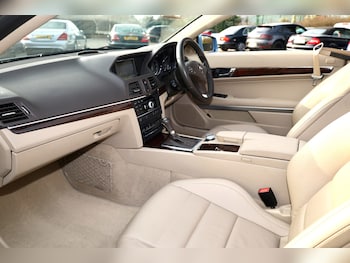 Used Mercedes-Benz E Class 2010 for sale - 77803015: Photo