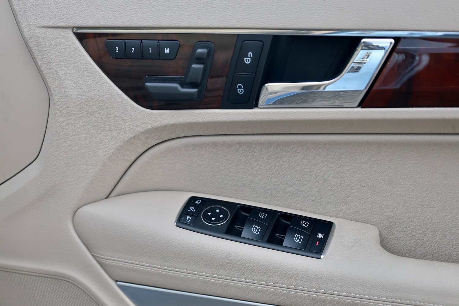 Used Mercedes-Benz E Class 2010 for sale - 77803015: Photo 43