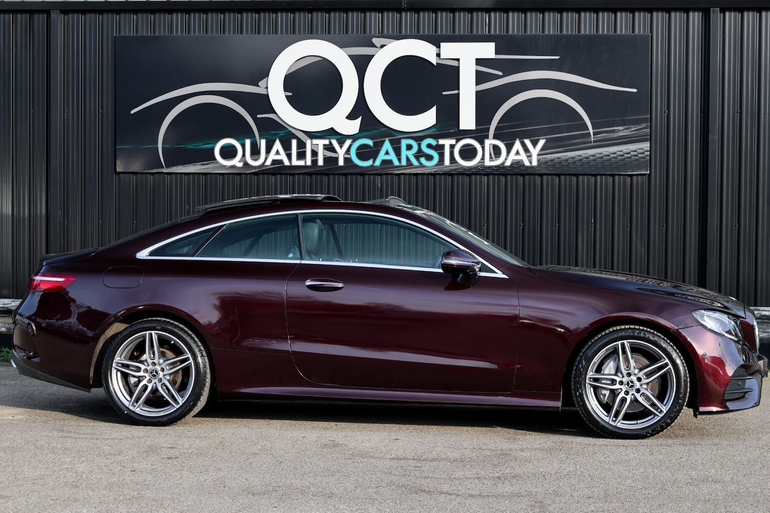 Used Mercedes-Benz E Class 2018 for sale - 77954307: Photo 2